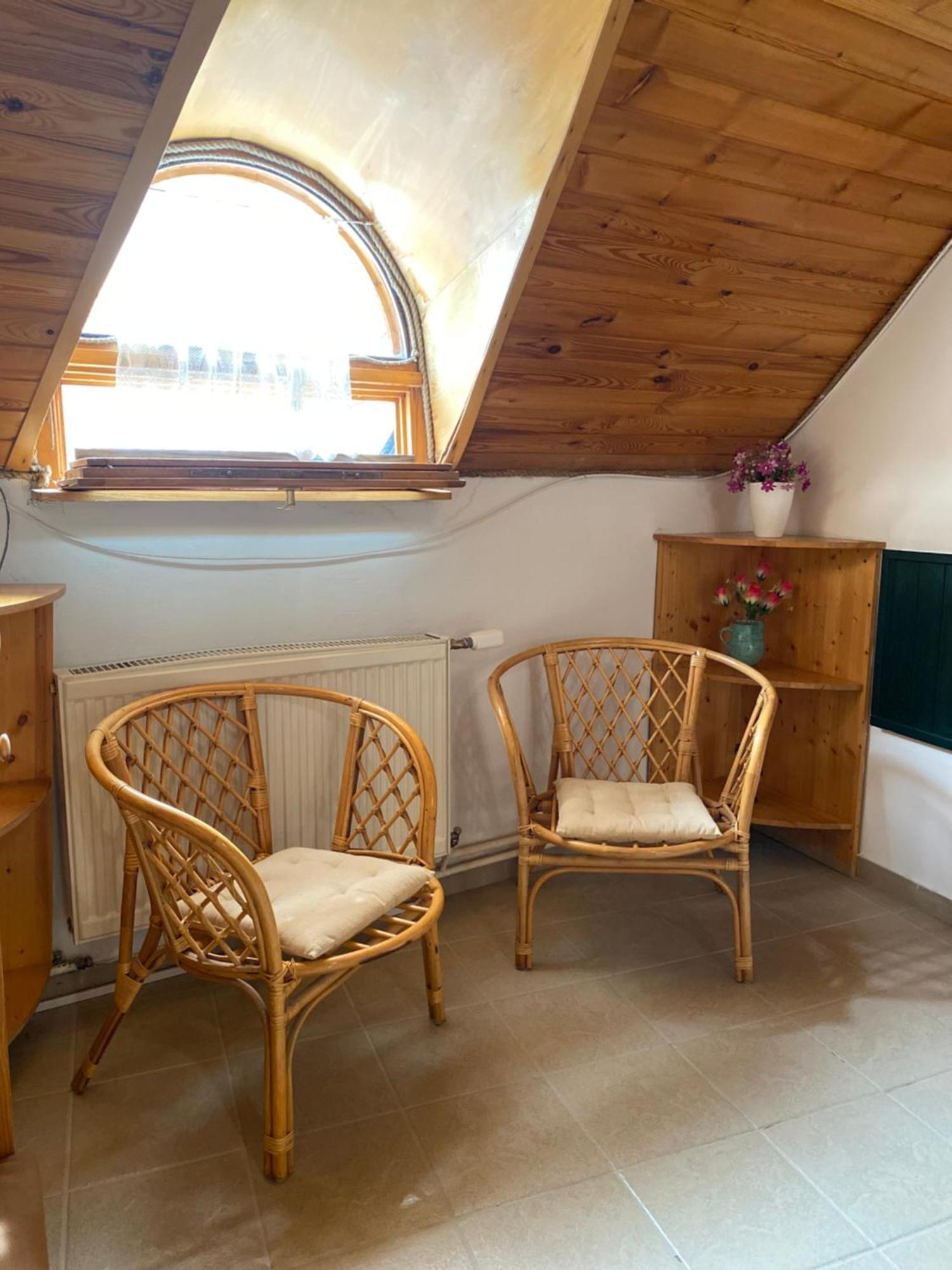 ジュール Katalinkert Panzio Bed & Breakfast エクステリア 写真
